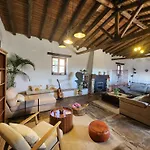 Casa De La Luz-finca La Sierra De 4 Estrellas Completo En El Corazón Del Geoparque De 6 A 12 Personas