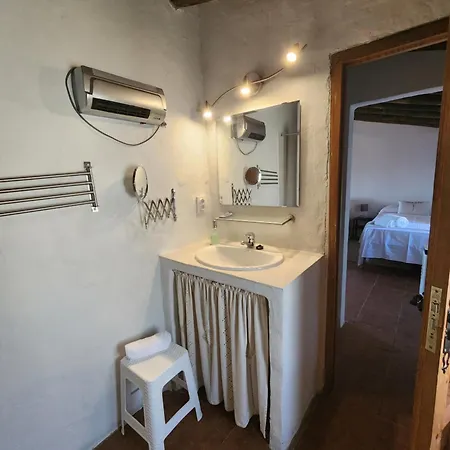 Willa Casa De La Luz-finca La Sierra De 4 Estrellas Completo En El Corazon Del Geoparque De 6 A 12 Personas Berzocana
