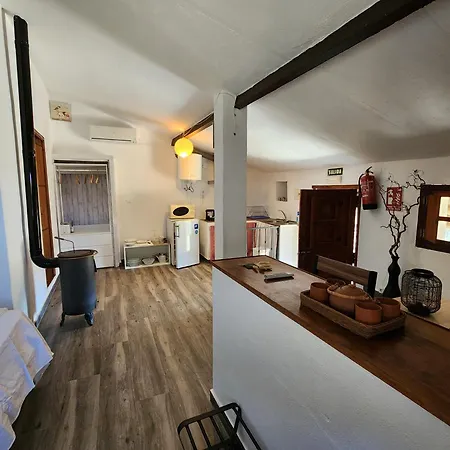 Casa De La Luz-finca La Sierra De 4 Estrellas Completo En El Corazon Del Geoparque De 6 A 12 Personas Villa Berzocana