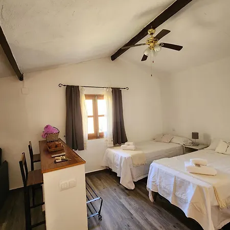 Casa De La Luz-finca La Sierra De 4 Estrellas Completo En El Corazon Del Geoparque De 6 A 12 Personas