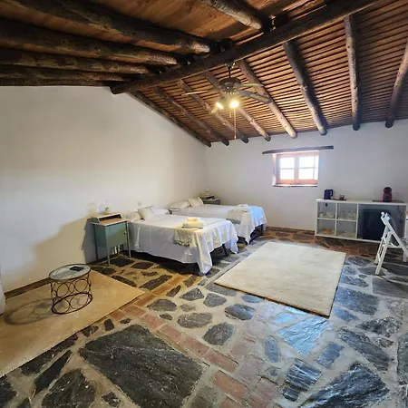 Casa De La Luz-finca La Sierra De 4 Estrellas Completo En El Corazon Del Geoparque De 6 A 12 Personas