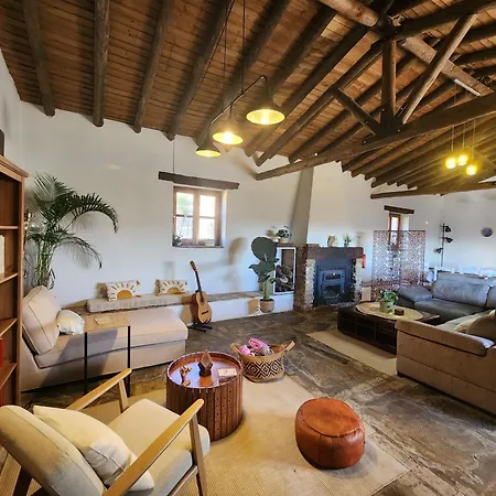 Casa De La Luz-finca La Sierra De 4 Estrellas Completo En El Corazon Del Geoparque De 6 A 12 Personas