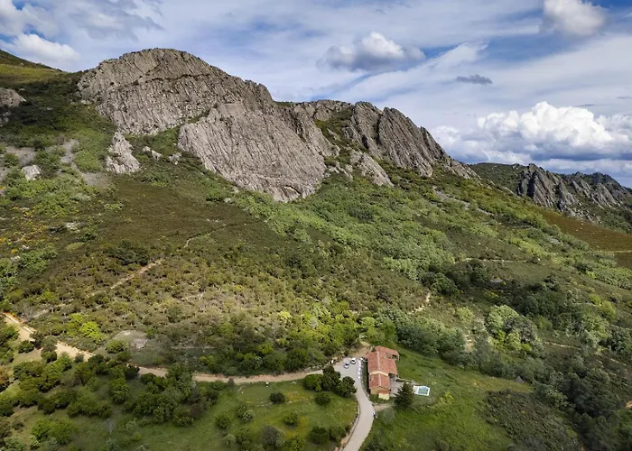 Casa De La Luz-finca La Sierra De 4 Estrellas Completo En El Corazon Del Geoparque De 6 A 12 Personas * Berzocana