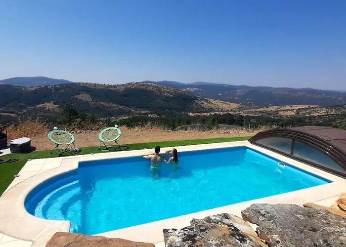 Casa De La Luz-finca La Sierra De 4 Estrellas Completo En El Corazon Del Geoparque De 6 A 12 Personas * Berzocana