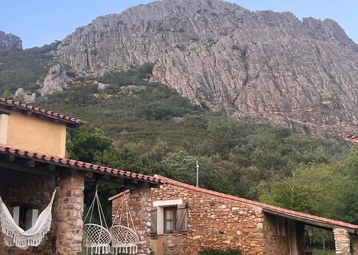Casa De La Luz-finca La Sierra De 4 Estrellas Completo En El Corazon Del Geoparque De 6 A 12 Personas Berzocana