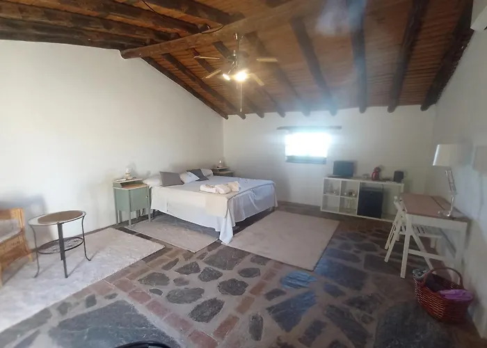 Villa Casa De La Luz-finca La Sierra De 4 Estrellas Completo En El Corazon Del Geoparque De 6 A 12 Personas Berzocana