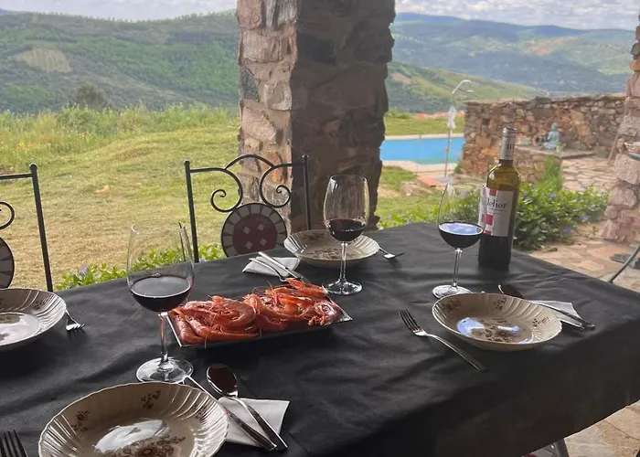 Casa De La Luz-finca La Sierra De 4 Estrellas Completo En El Corazon Del Geoparque De 6 A 12 Personas